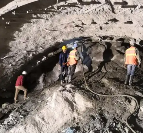 嵊泗拱顶带模注浆料的施工流程及注意事项